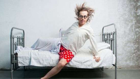 Специалисты рассказали, какая опасность скрывается в постельном белье