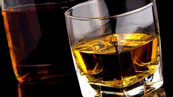 Названа еще одна болезнь, которую провоцирует алкоголь