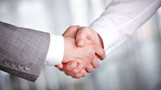 О какой болезни расскажет рукопожатие, рассказали специалисты