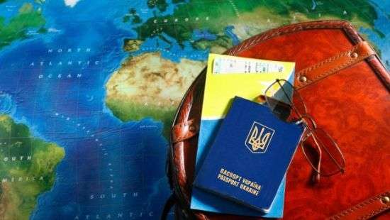 Невольной виновницей сбоев в работе центры по выдаче загранпаспортов может быть СБУ (фото)