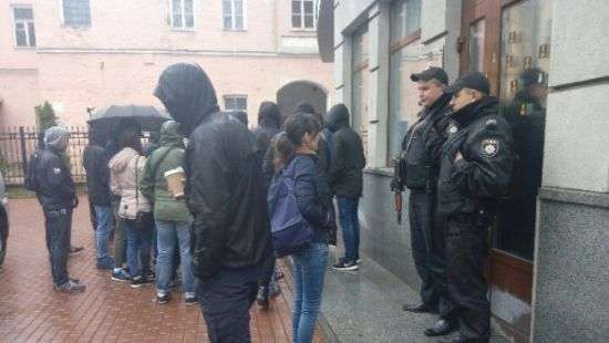 Активисты «Национального корпуса» сорвали «Тотальный диктант» в Киеве (фото)