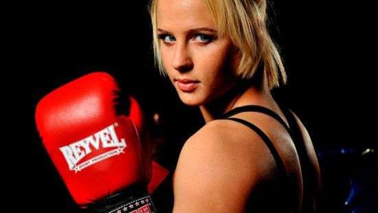 Украинка одержала пятую победу на ринге ММА