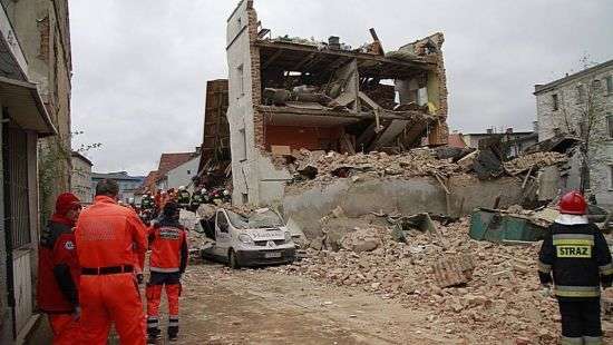 Среди погибших при обвале дома в Польше есть дети