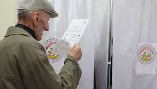 В Южной Осетии прошли выборы и референдум