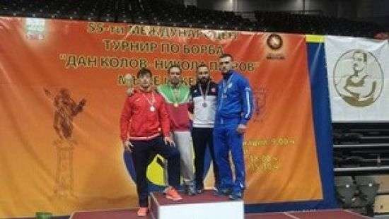 Украинские борцы завоевали четыре медали в Болгарии