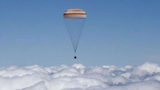 Опубликовано видео возвращения на Землю космонавтов