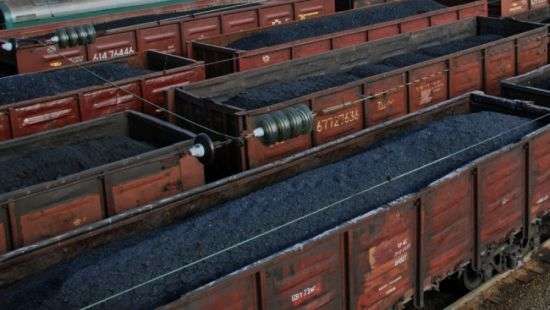 Порошенко задумал конфисковывать донбасский уголь, выдаваемый за российский