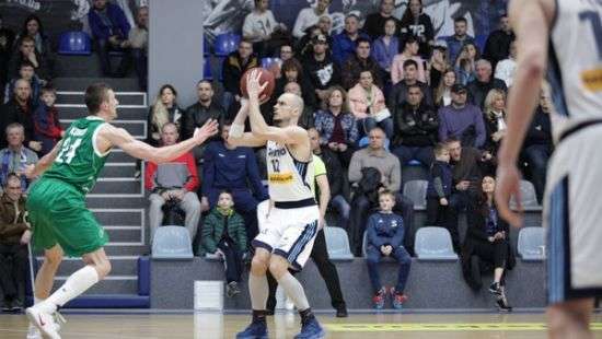 «Днепр» и «Будивельник» победили в Суперлиге