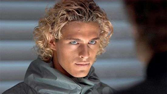 Актера Степанова после падения из окна отпустили из больницы домой