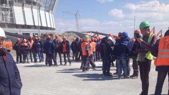 Строители «Ростов-Арена» в знак протеста бросили работу