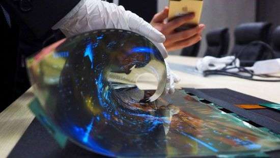 Графен может стать ключом к гибким OLED-дисплеям