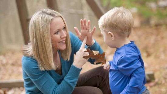 Почему дети должны изучать язык жестов