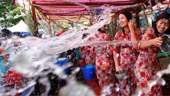 Буддийский праздник окончился гибелью 285 людей