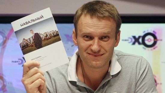 Главный российский оппозиционер собрал подписи для регистрации кандидатом в президенты