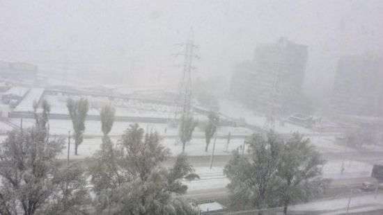 В Днепре снежный коллапс: аэропорт замело, школы закрыты (фото/видео)