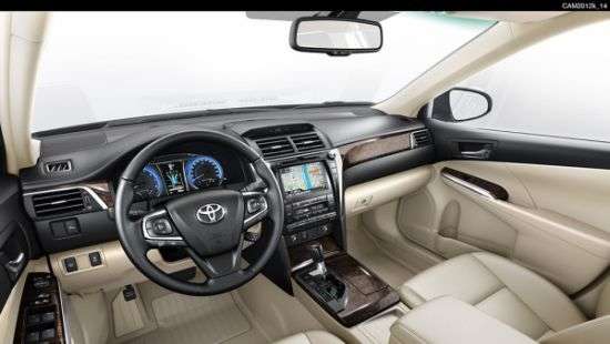 Сумской облсовет прикупил новую Toyota Camry за миллион