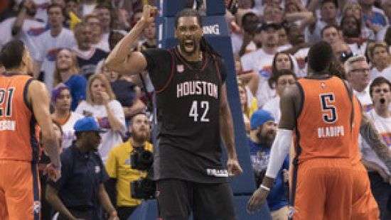 Центровой «Хьюстона» повторил рекорд НБА
