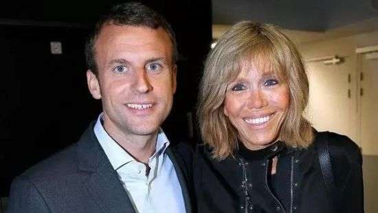 Charlie Hebdo опубликовал карикатуру на Макрона