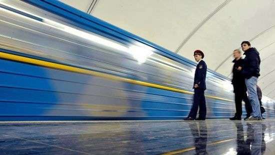 Киевские власти обещают не допустить остановки метро