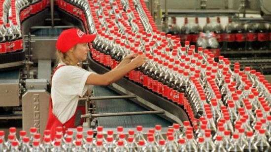 Coca-Cola уволит 1,2 тысячи сотрудников