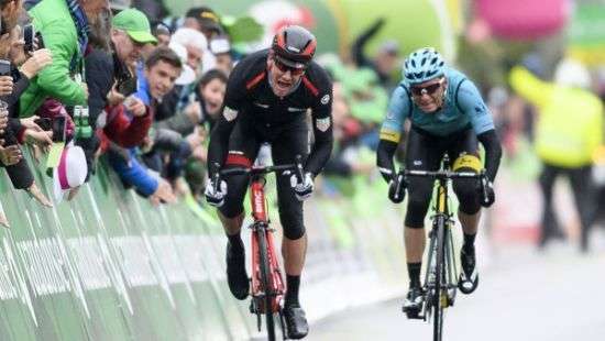 Украинский гонщик на последних метрах упустил победу в престижной гонке