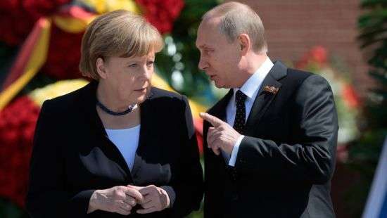 Меркель обсудит с Путиным ситуацию в Украине и в Сирии