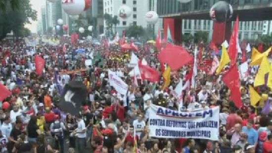 По Бразилии прокатились беспорядки из-за пенсионной реформы