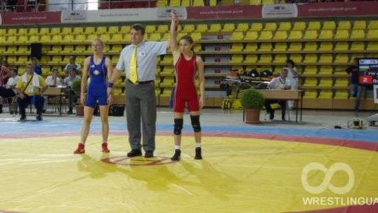 Украинки стали призерками ЧЕ по спортивной борьбе