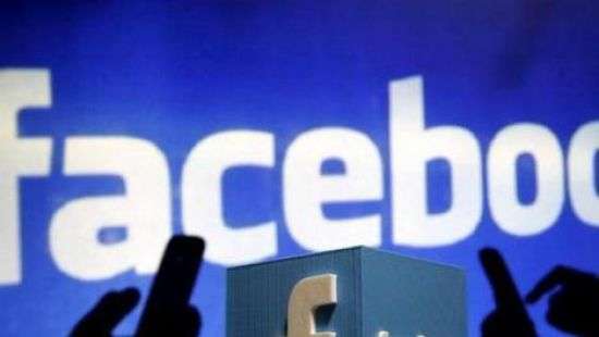 Цукерберг наймет три тысячи модераторов в Facebook