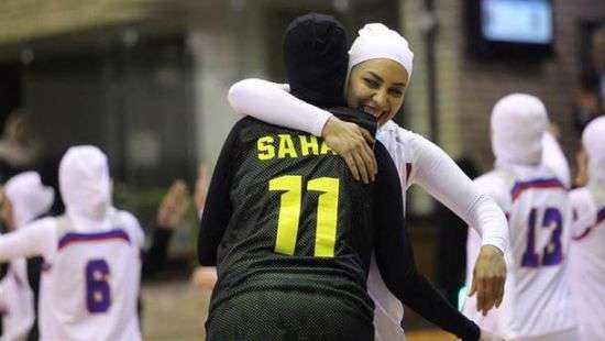 В баскетболе разрешили играть в головных уборах