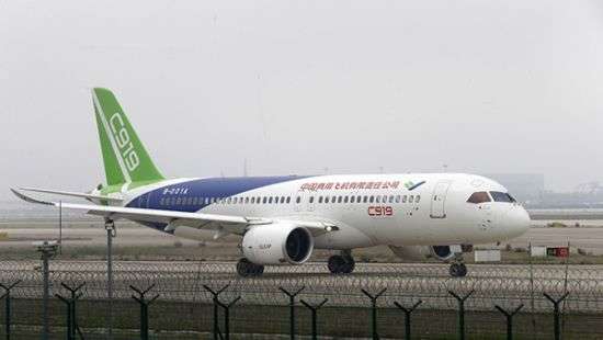 Китай испытывает пассажирский авиалайнер собственного производства