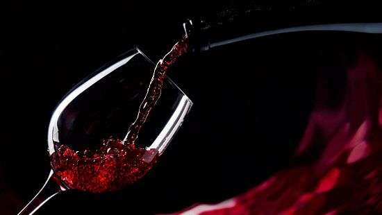 От каких болезней защищает вино, рассказали врачи