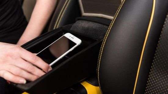 Nissan будет «глушить» телефоны в автомобилях