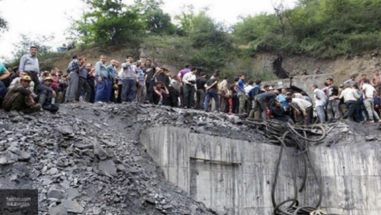 В Иране из-под завалов продолжают извлекать погибших шахтеров