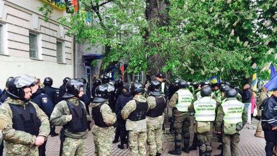 Стало известно, сколько людей задержали во время акций 9 мая