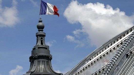 Правительство Франции ушло в отставку