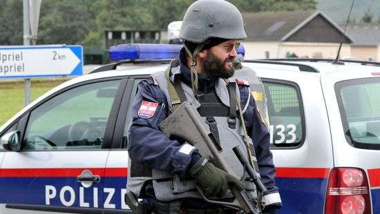 В Австрии неизвестный захватил отделение банка