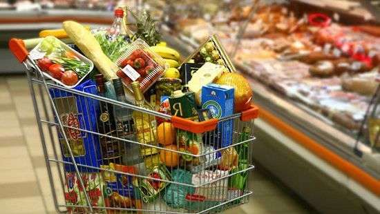Специалисты назвали продукты, которые нельзя покупать в супермаркетах