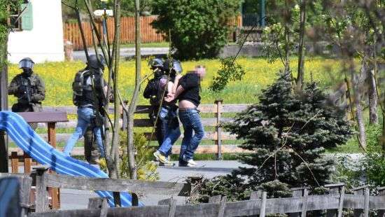 В Австрии преступника шесть часов упрашивали отпустить заложника