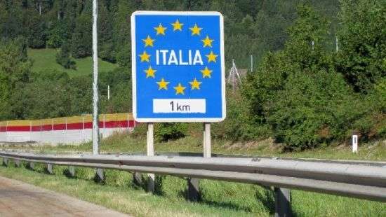 Италия возобновила паспортный контроль для обладателей Шенгена