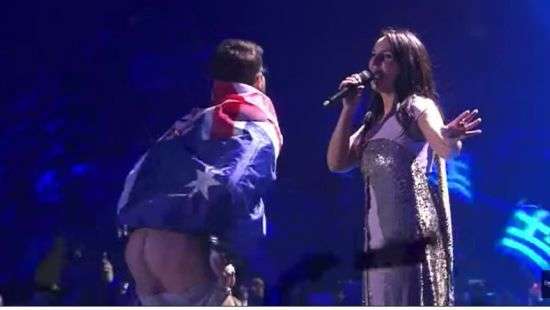 Мужчине, снявшему трусы на сцене Евровидения, грозит до пяти лет тюрьмы (фото)