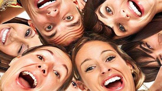 Какого цвета должны быть здоровые зубы, рассказали дантисты