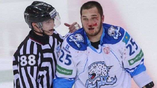 Хоккеисту предложили бой в ММА