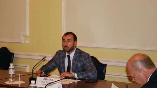 Финкомитет ВР обратится к Порошенко с призывом ускорить подачу кандидатуры на должность главы НБУ - Рыбалка