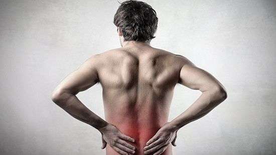 Как облегчить боли в спине, рассказали врачи