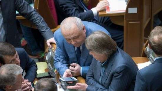 Названы «онлайн-авторитеты» парламента в Facebook (инфографика)