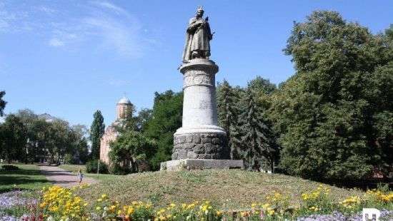 Памятник богдану в таганроге