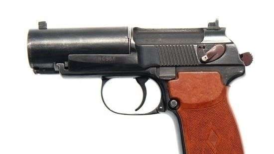 В Москве у водителя авто изъяли пистолет спецподразделения ФСБ