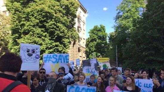 Пользователи соцсети «ВКонтакте» пришли к Порошенко (фото/видео)