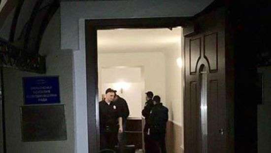 В Киеве в офис «Конгресса украинских националистов» бросили  гранату